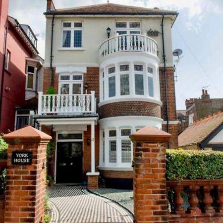 3 Bedroom Spacious Seaside Apartment With Estuary Views Southend-on-Sea Buitenkant foto