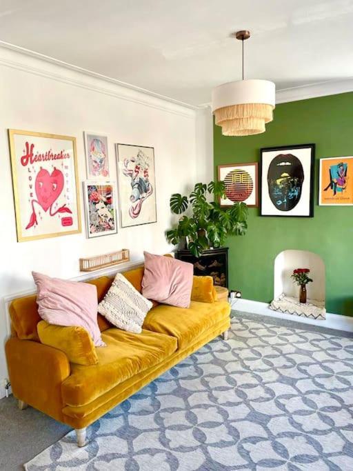 3 Bedroom Spacious Seaside Apartment With Estuary Views Southend-on-Sea Buitenkant foto