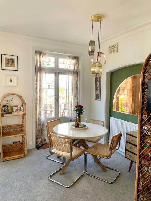 3 Bedroom Spacious Seaside Apartment With Estuary Views Southend-on-Sea Buitenkant foto
