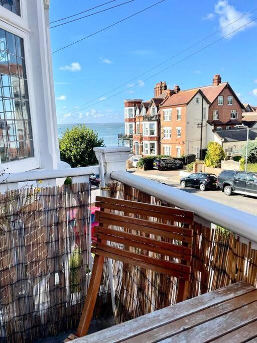3 Bedroom Spacious Seaside Apartment With Estuary Views Southend-on-Sea Buitenkant foto
