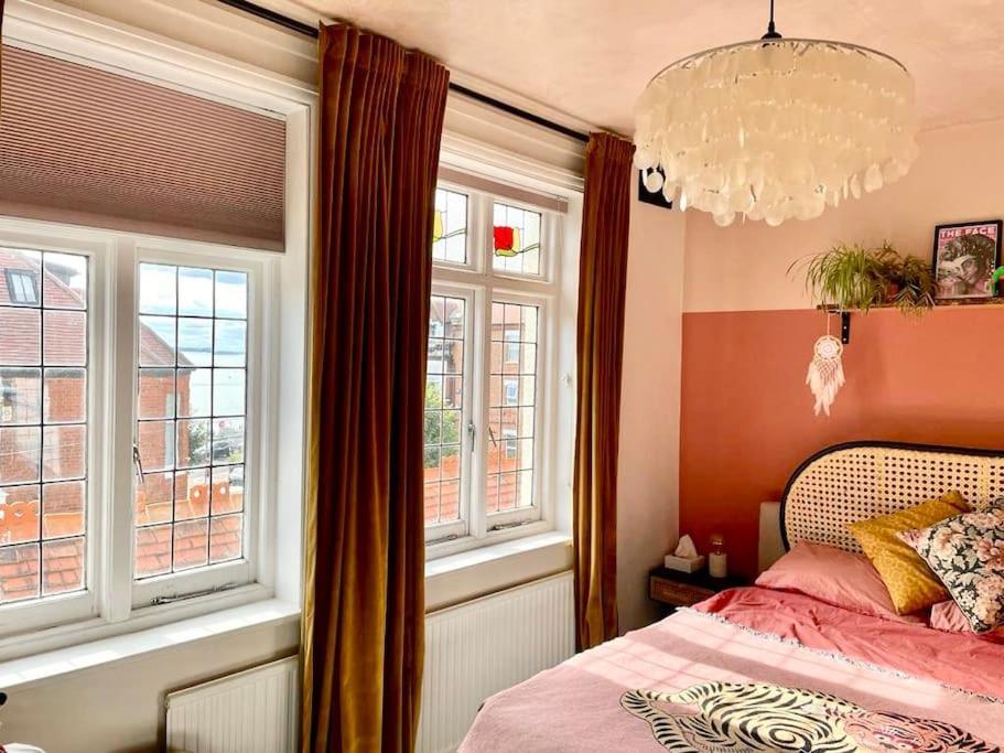 3 Bedroom Spacious Seaside Apartment With Estuary Views Southend-on-Sea Buitenkant foto